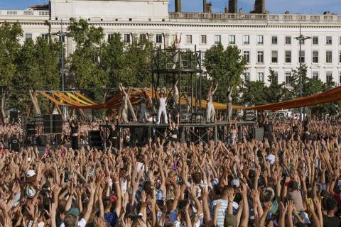 mehdikerkouche360_finaldefile_danse25_a7r8391_blandinesoulage_1_.jpg